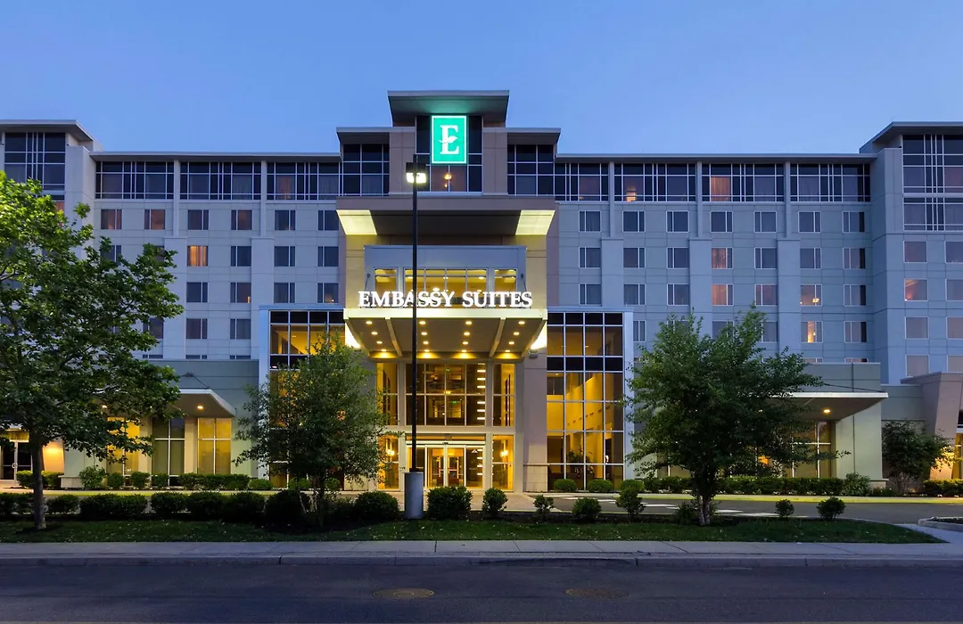 Embassy Suites By Hilton Newark Airport-1
