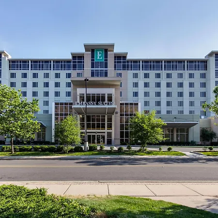 Embassy Suites By Hilton Newark Airport-3
